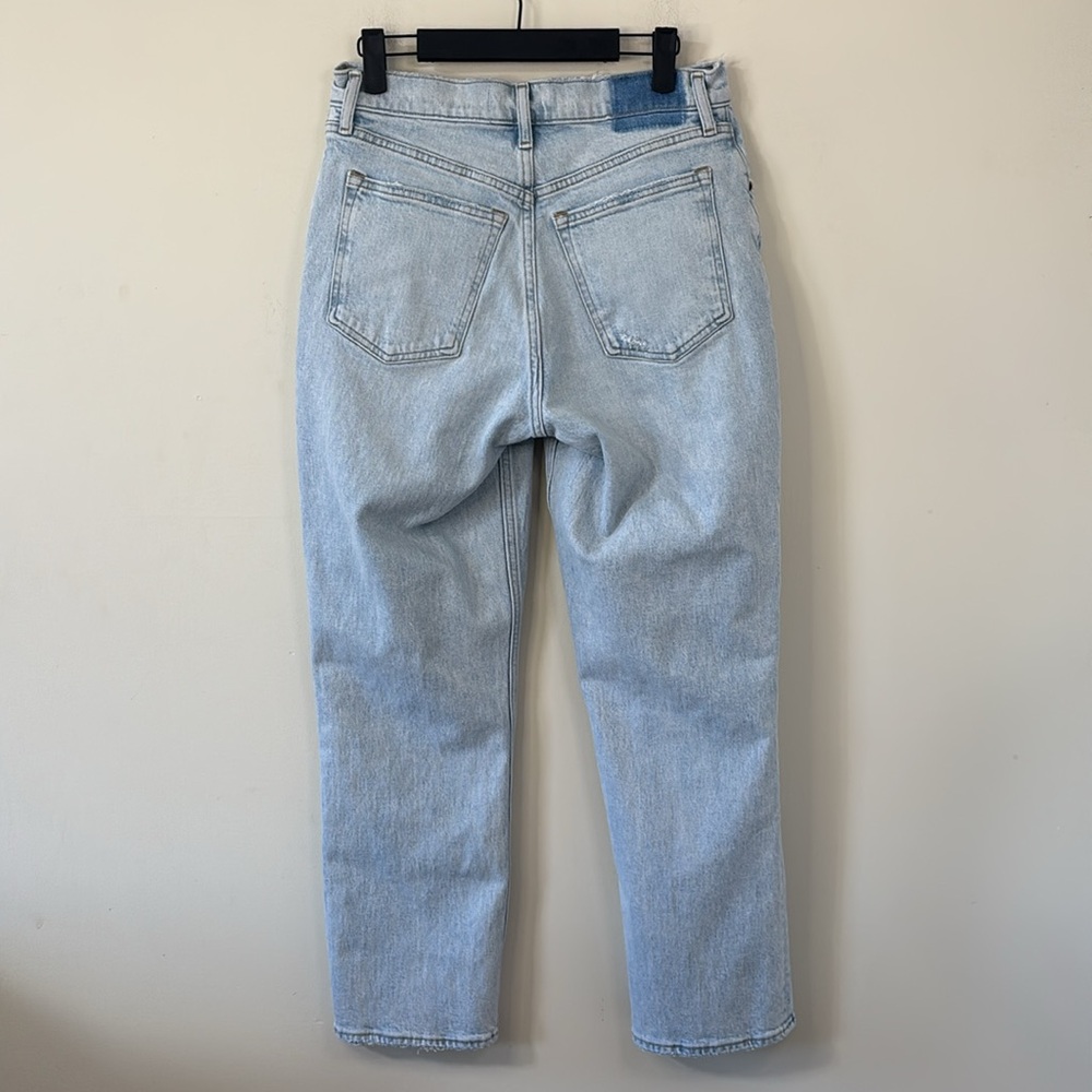 Abercrombie & Fitch Curve Love The 90’s Straight Low Rise Light Wash Denim Jean - Picture 6 of 9